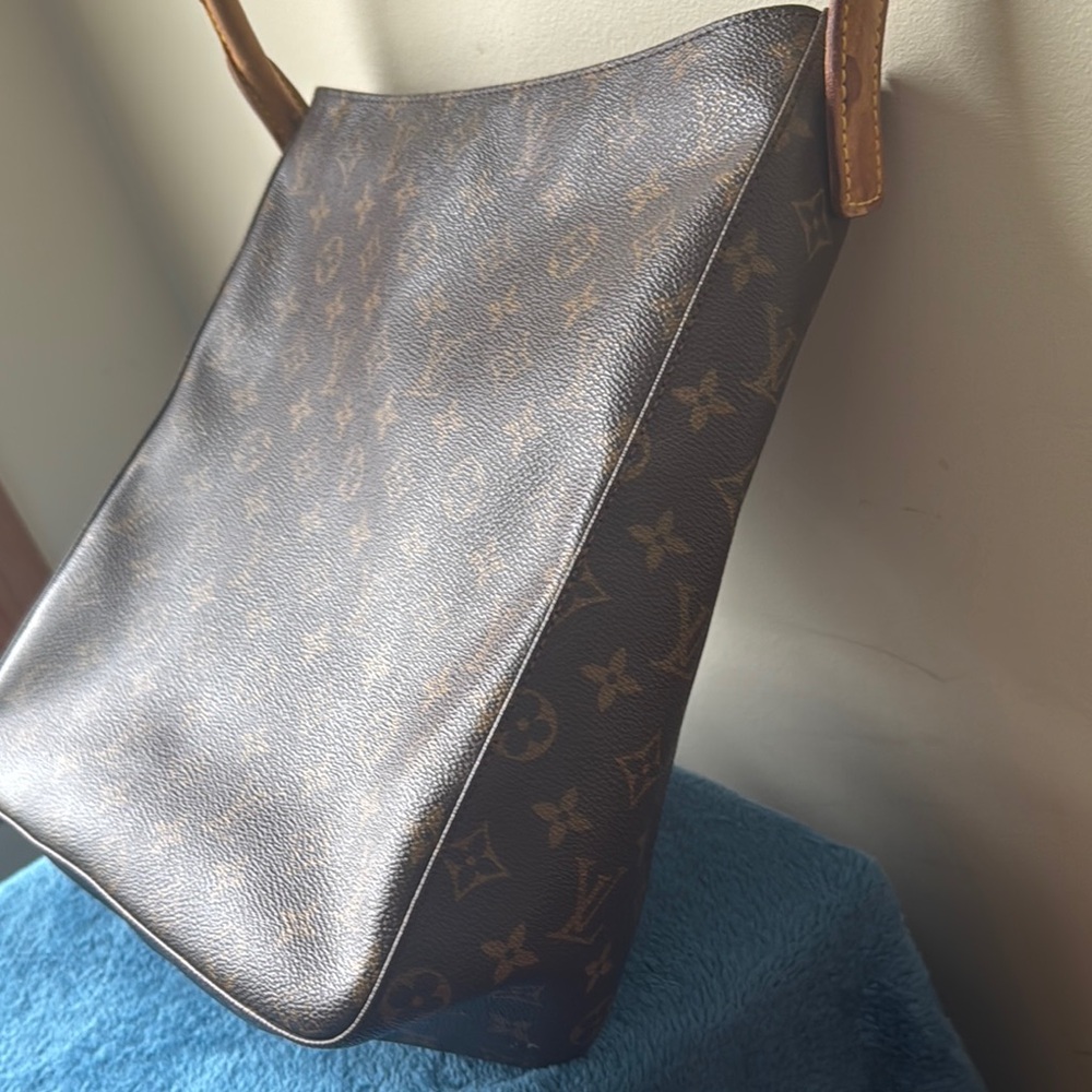 Louis Vuitton Monogram Tote Bag - Picture 3 of 7